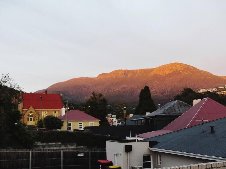 Macquarie Street Stable Apartment Hobart Luaran gambar